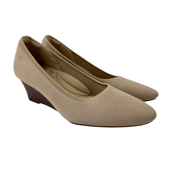 Vivaia Shoes - Vivaia Women's‎ Pointed Toe Aria Wedge Shoes Sz 39 in Almond